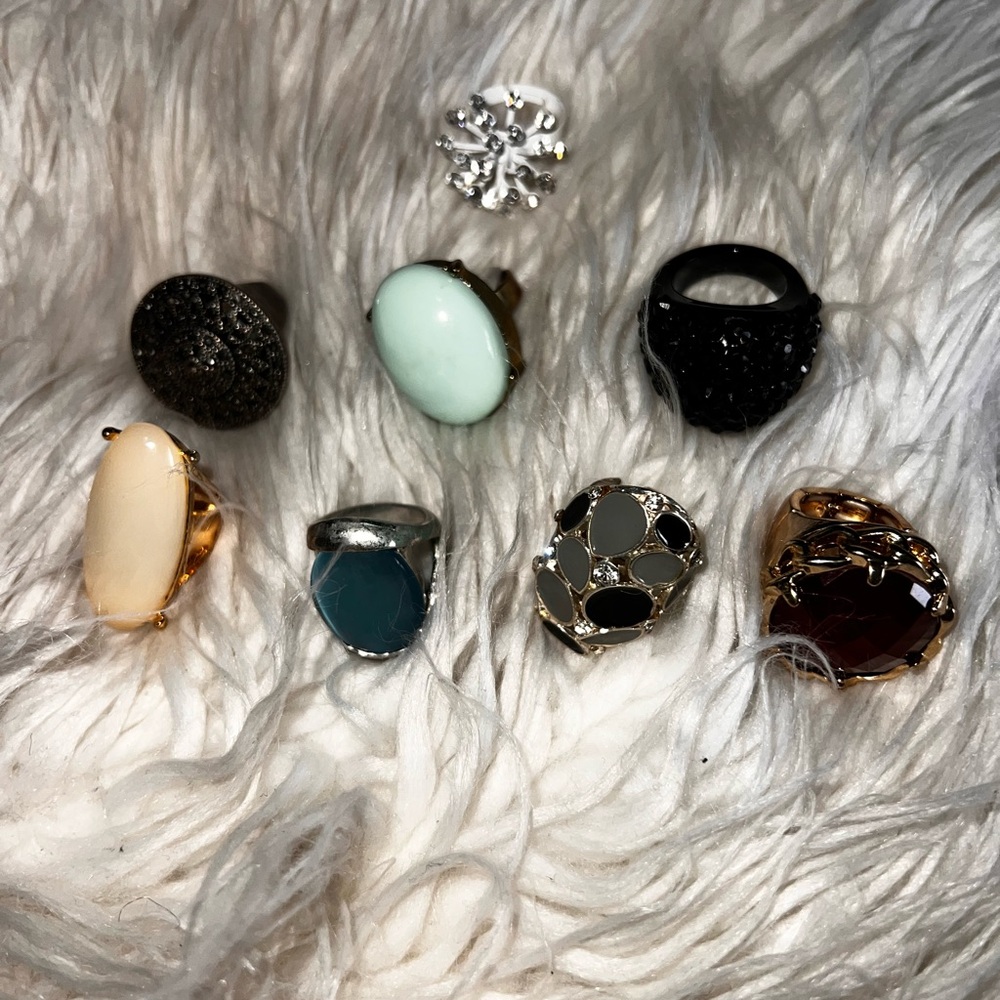 9 rings costume jewelry $16.00 for lot.